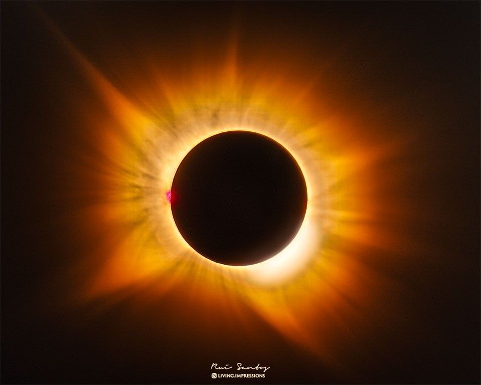 APOD: 2026 August 17 - A Golden Corona Eclipse - NASA Science