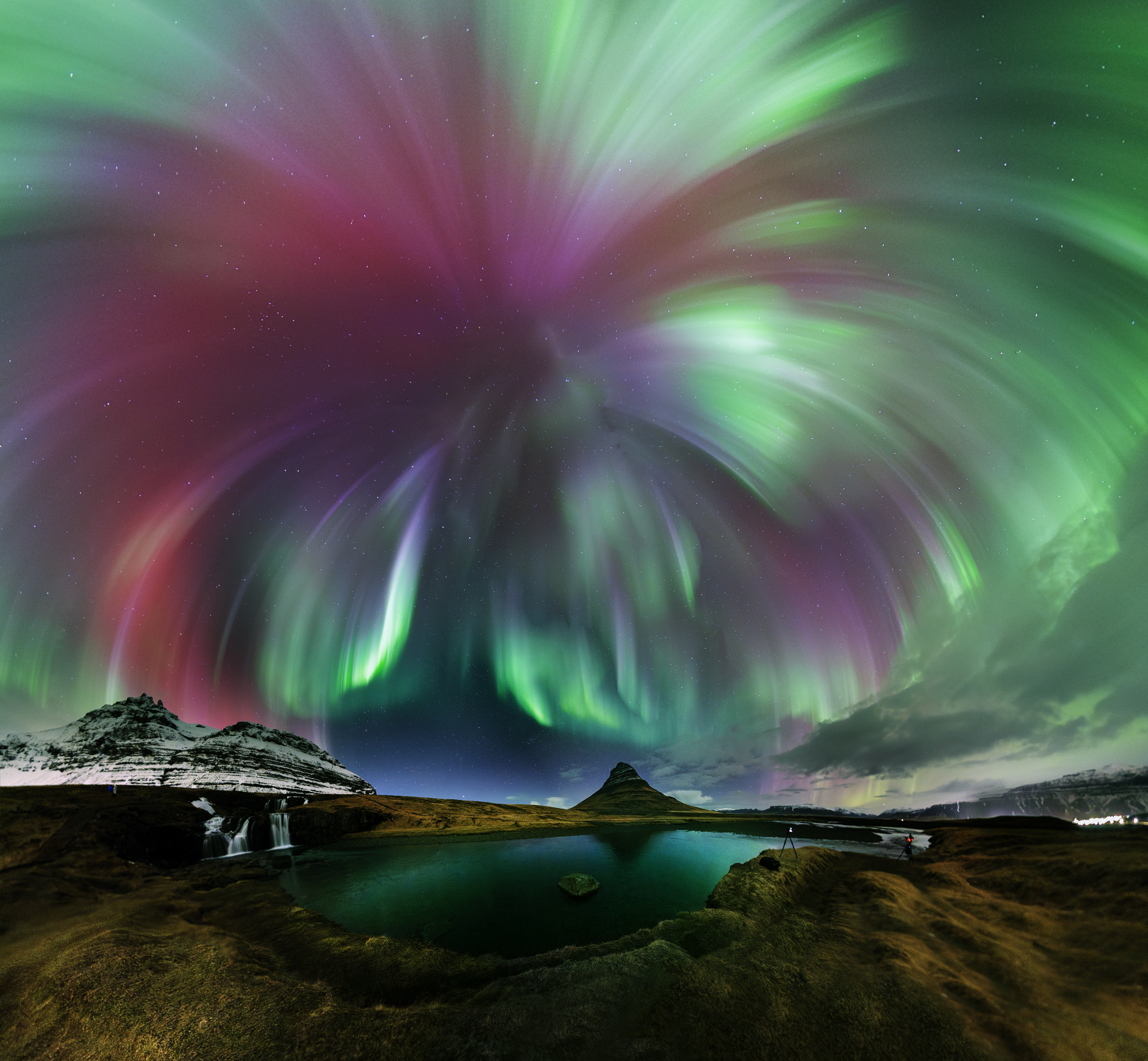 APOD: 2026 January 1 - Auroral Corona